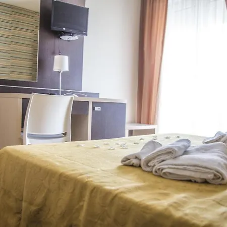 Massimo ホテル 3*