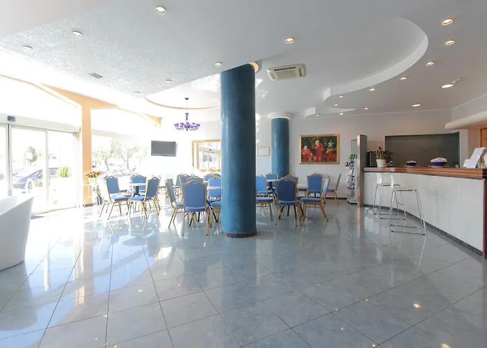 Massimo 切塞纳蒂科